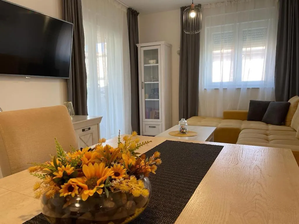 Malena Apartment Pula 0*,  Croatia